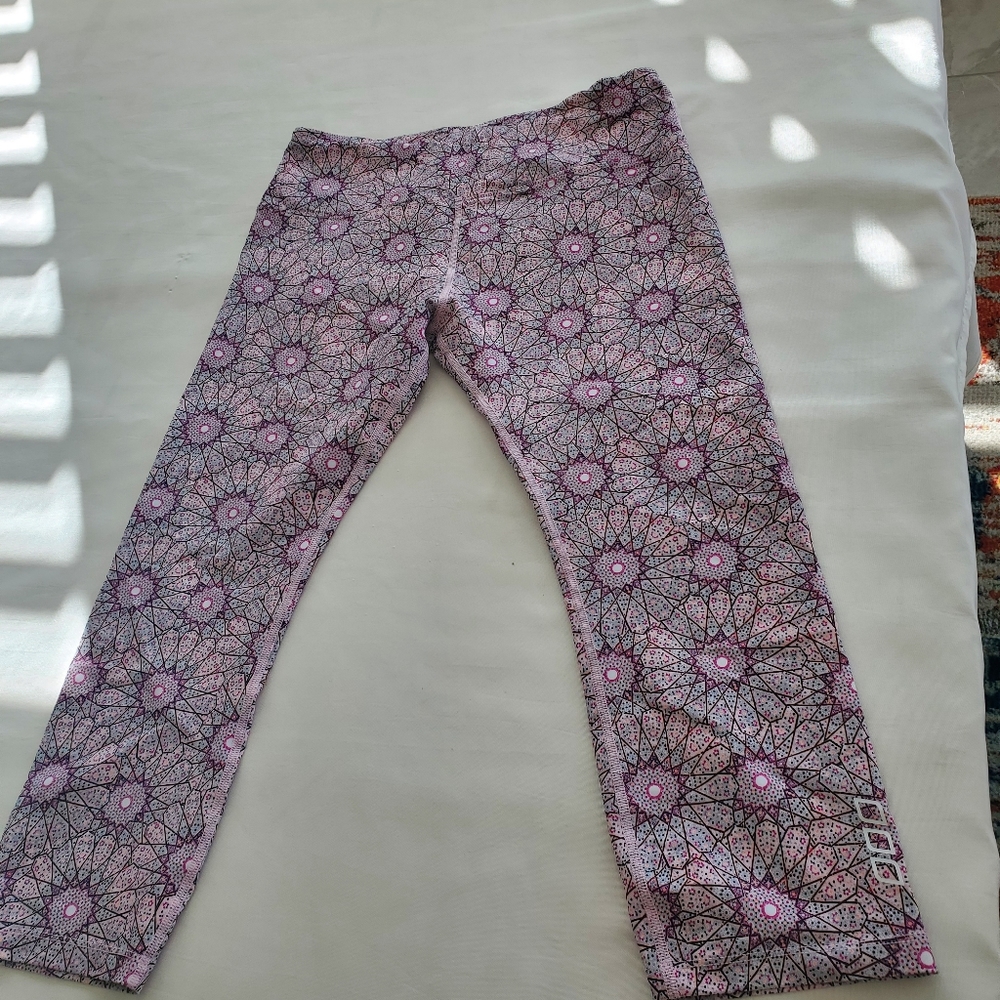 Lorna jane small kaleidoscope yoga pants leggings